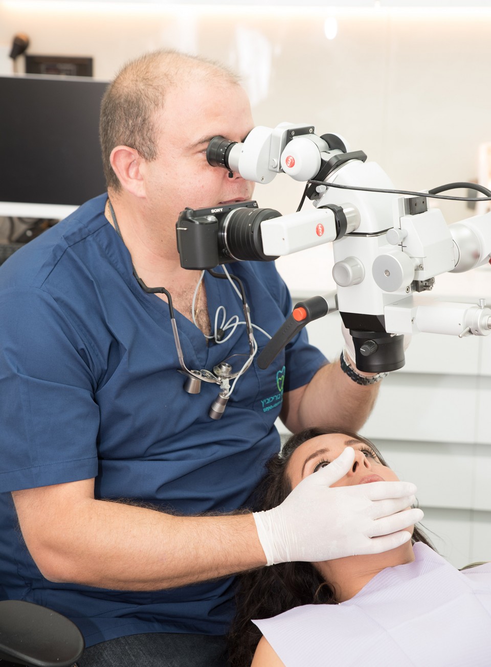 מיקרוסקופ דנטלי – מיקרוכירורגיה בטיפולי שיניים
